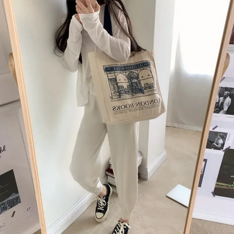 London Books Tote Bag